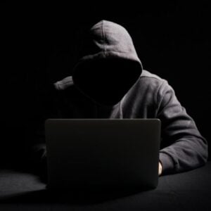 Nettikasinot ja rahanpesu – Miten rikolliset hyödyntävät pelialaa?